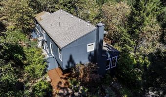 1000 Ivy Ln, Ashland, OR 97520
