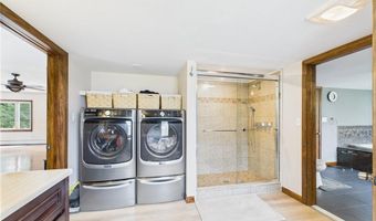 163 Winterberry Rd, Narragansett, RI 02874
