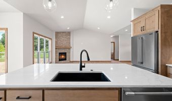 5728 W SPENCER St, Appleton, WI 54914