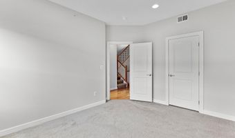 43372 WHITEHEAD Ter, Ashburn, VA 20148