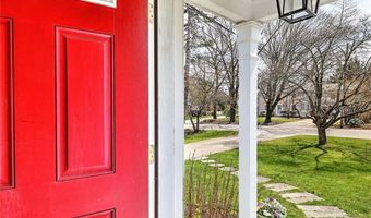 32 Chapin Rd, Barrington, RI 02806