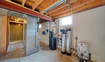 2463 Orient Dr, Adrian, MI 49221