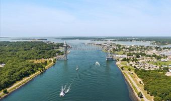 45 Harbor Hill Dr 45, Bourne, MA 02532
