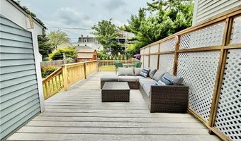 18 Carey St, Newport, RI 02840