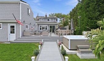 12 S Bay Ave, Amityville, NY 11701