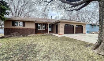 467 Rohr St, Arnolds Park, IA 51331