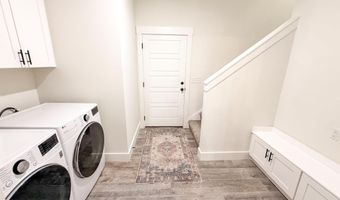 637 Berry Rd, Boiling Springs, SC 29316