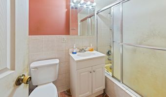 1119 E ALGONQUIN Rd 11, Arlington Heights, IL 60005