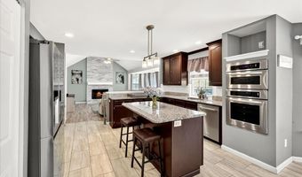 1316 Red Oak Plantation Dr, Ballwin, MO 63021