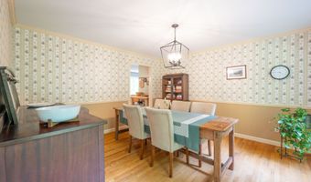 17 Hoyt Rd, Bethel, CT 06801
