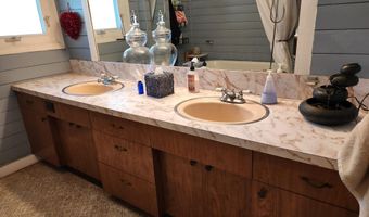315 N Main St, Allegan, MI 49010