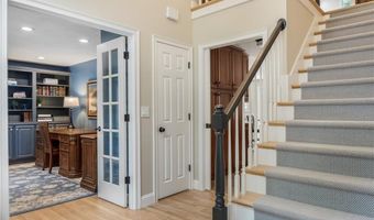 91 Woodridge Dr, North Kingstown, RI 02874