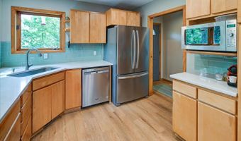 2877 Glacier Valley Rd, Fitchburg, WI 53711