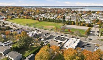651 W Main Rd, Middletown, RI 02842