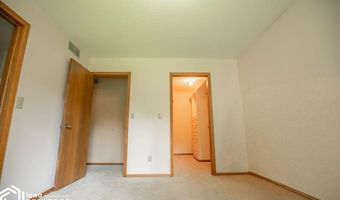 1302 E Linden St, Algona, IA 50511