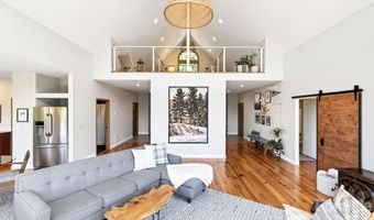 9 Bees Mountain Dr, Asheville, NC 28804