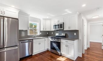 5 Taylor Ct, Cumberland, RI 02864