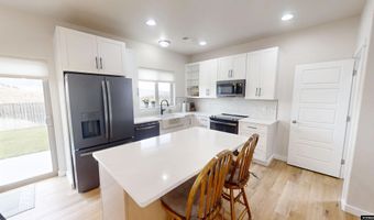 6015 Overlook Way, Mills, WY 82604
