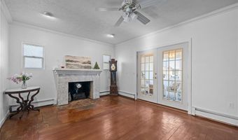 16 Courtway St, Narragansett, RI 02882