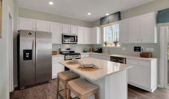 4 Plunder Ave, Barnegat, NJ 08005
