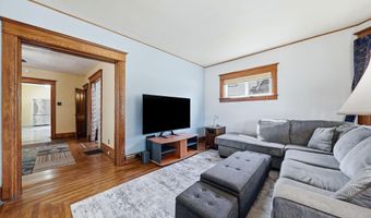325 W 5th St, Auburn, IN 46706