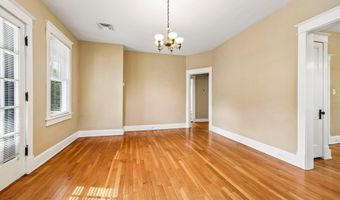 526 N IVY St, Arlington, VA 22201