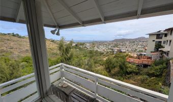 1609 A Iwi Way B, Honolulu, HI 96816
