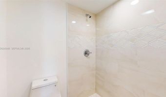 20100 W Country Club Dr 801, Aventura, FL 33180