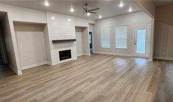 5301 SW Firethorn Ln, Bentonville, AR 72713