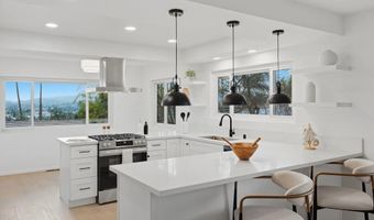 810 Omar Dr, Escondido, CA 92025