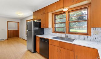 2619 Meadow Glen Rd, Ames, IA 50014