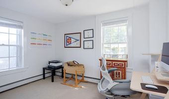 3 Vicksburg Pl, Newport, RI 02840