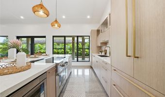 926 Aalapapa Dr, Kailua, HI 96734