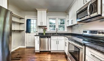 150 Hillcrest Rd, Bridgeport, CT 06606