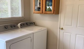 520 Sheldon St, Algonac, MI 48001