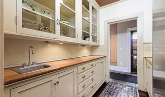 170 Lloyd Rd, North Kingstown, RI 02874