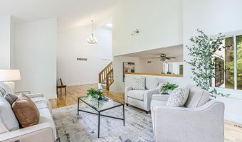 3999 Edmonton Ct, Ann Arbor, MI 48103