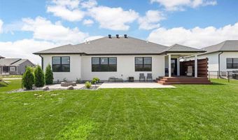 1190 Berkshire Ln, North Liberty, IA 52317