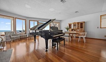 1879 BEACH Ave, Atlantic Beach, FL 32233