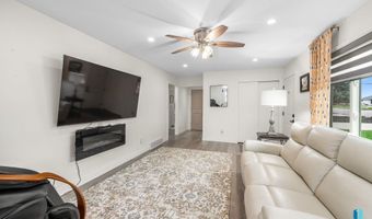 113 S 5th Ave, Brandon, SD 57005