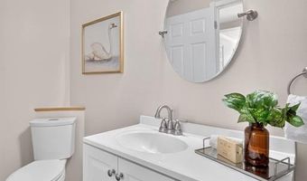 618 Running Creek Dr, Ballwin, MO 63021