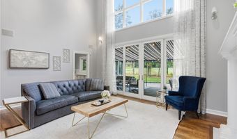 315 Glengarry Dr, Aurora, OH 44202