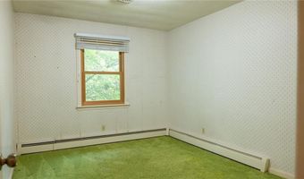 65 Huguenot Dr, East Greenwich, RI 02818