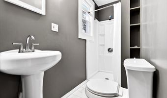 408 East Ave, Bridgeport, CT 06610