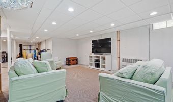 158 Kettle Hole Rd, Bolton, MA 01740