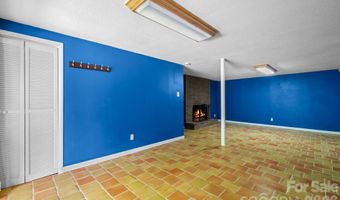 98 Pensacola Ave, Arden, NC 28704