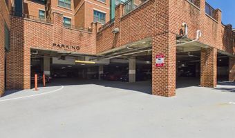 2101 N MONROE St #403, Arlington, VA 22207