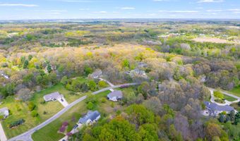 5730 Summerset Woods Dr, Alto, MI 49302