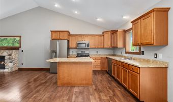 2544 Avery Ln, Altoona, WI 54720