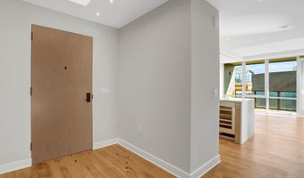 1781 N PIERCE St 1404, Arlington, VA 22209